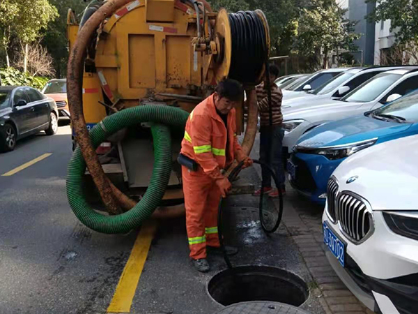 白塔排污管道清淤